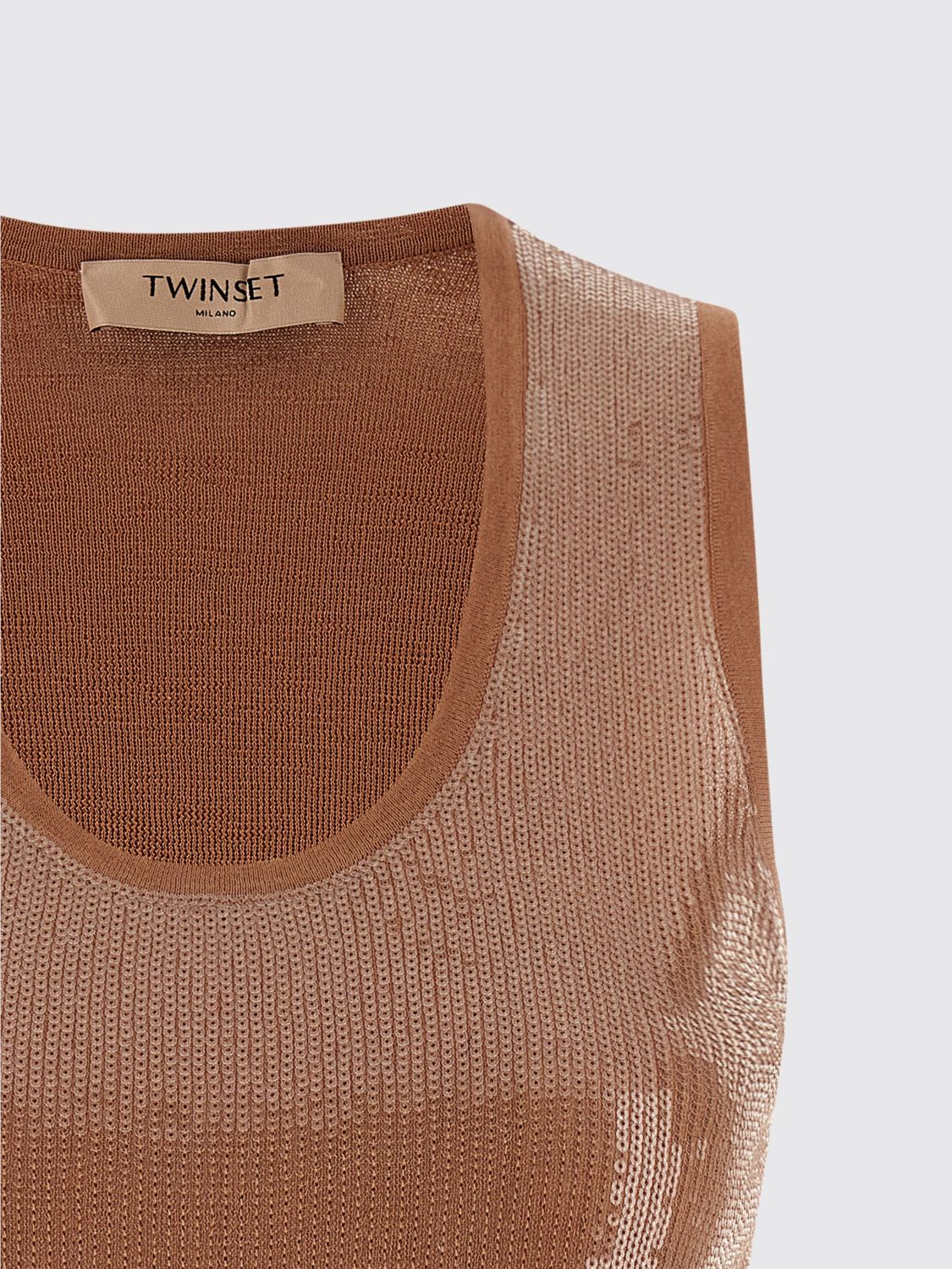 Top Woman color Brown
