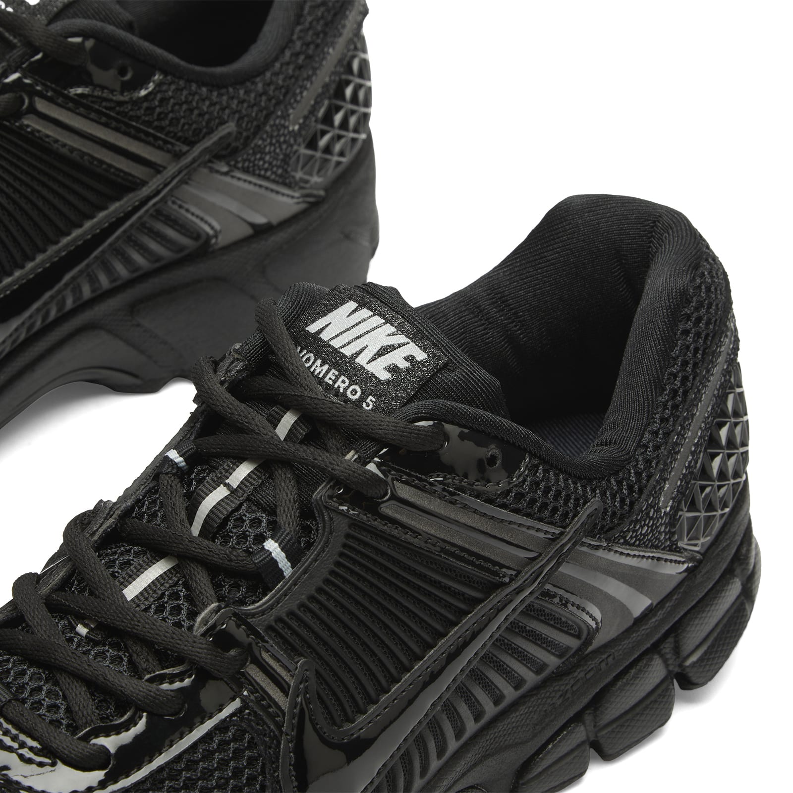Women's Zoom Vomero 5 Se Sneaker in Black/Metalic Silver