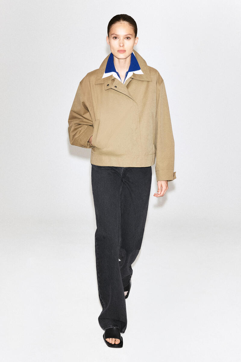 Rounded Short Trench Coat