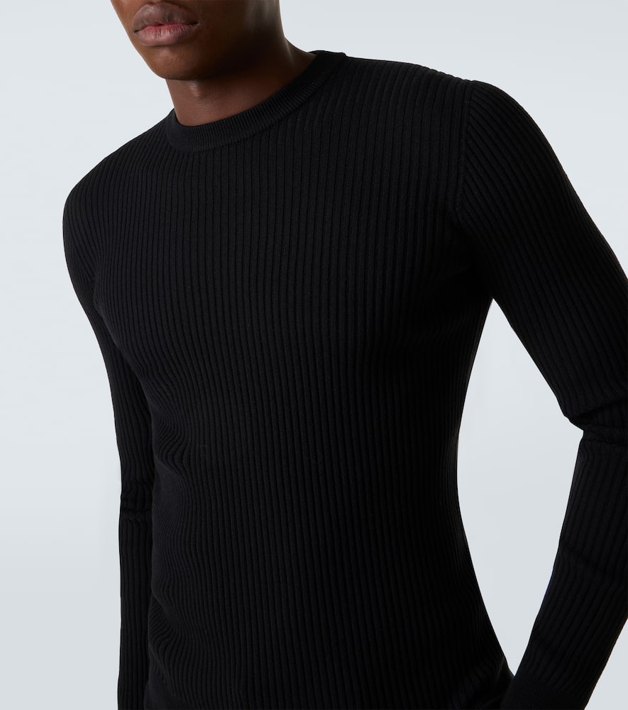Virgin wool top