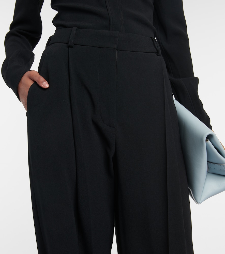 Pleated wide-leg pants