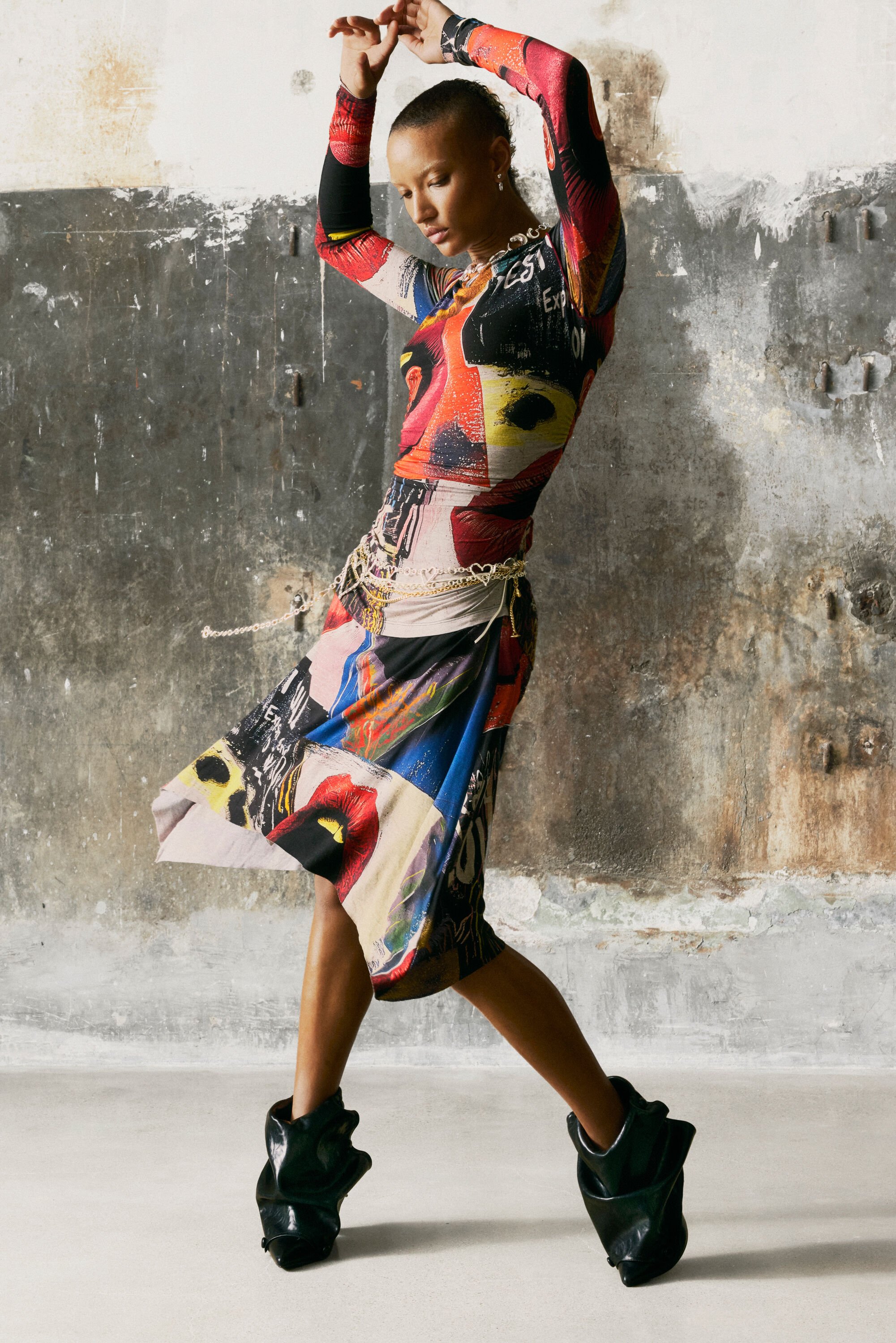 PRINTED DRESS WITH LIP