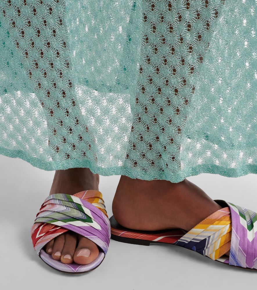 Ada Chevron twill slides