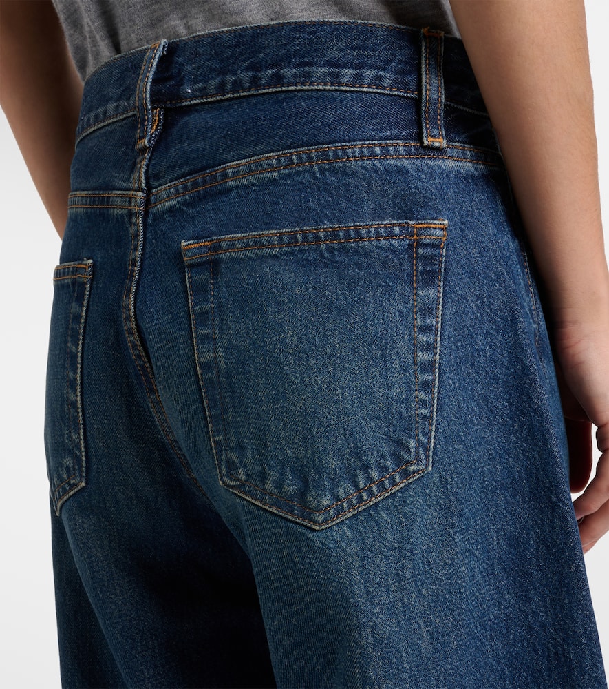 Loose low-rise wide-leg jeans