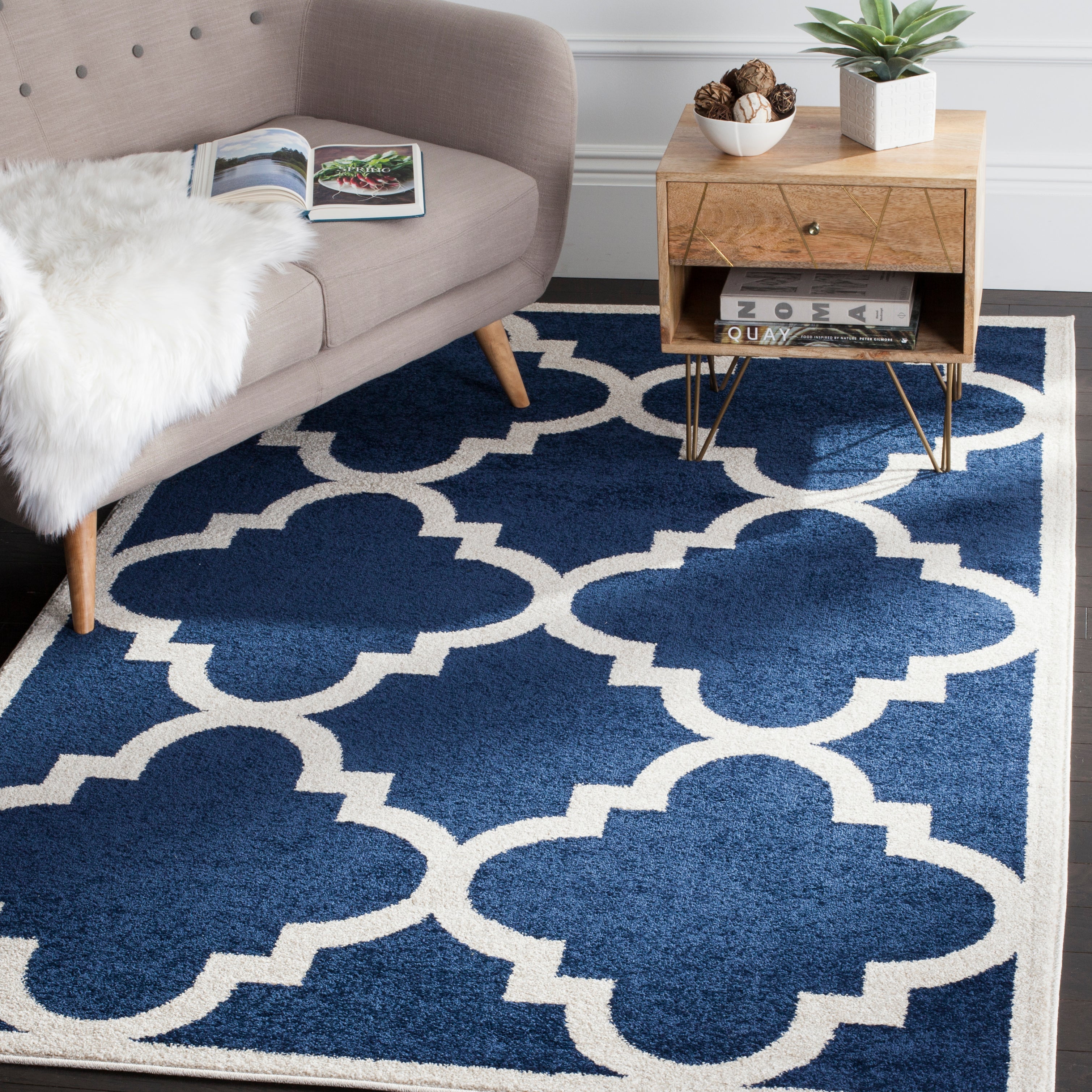 Amherst Machine Made Area Rug, Navy / Beige Contemporary Style Easy Care