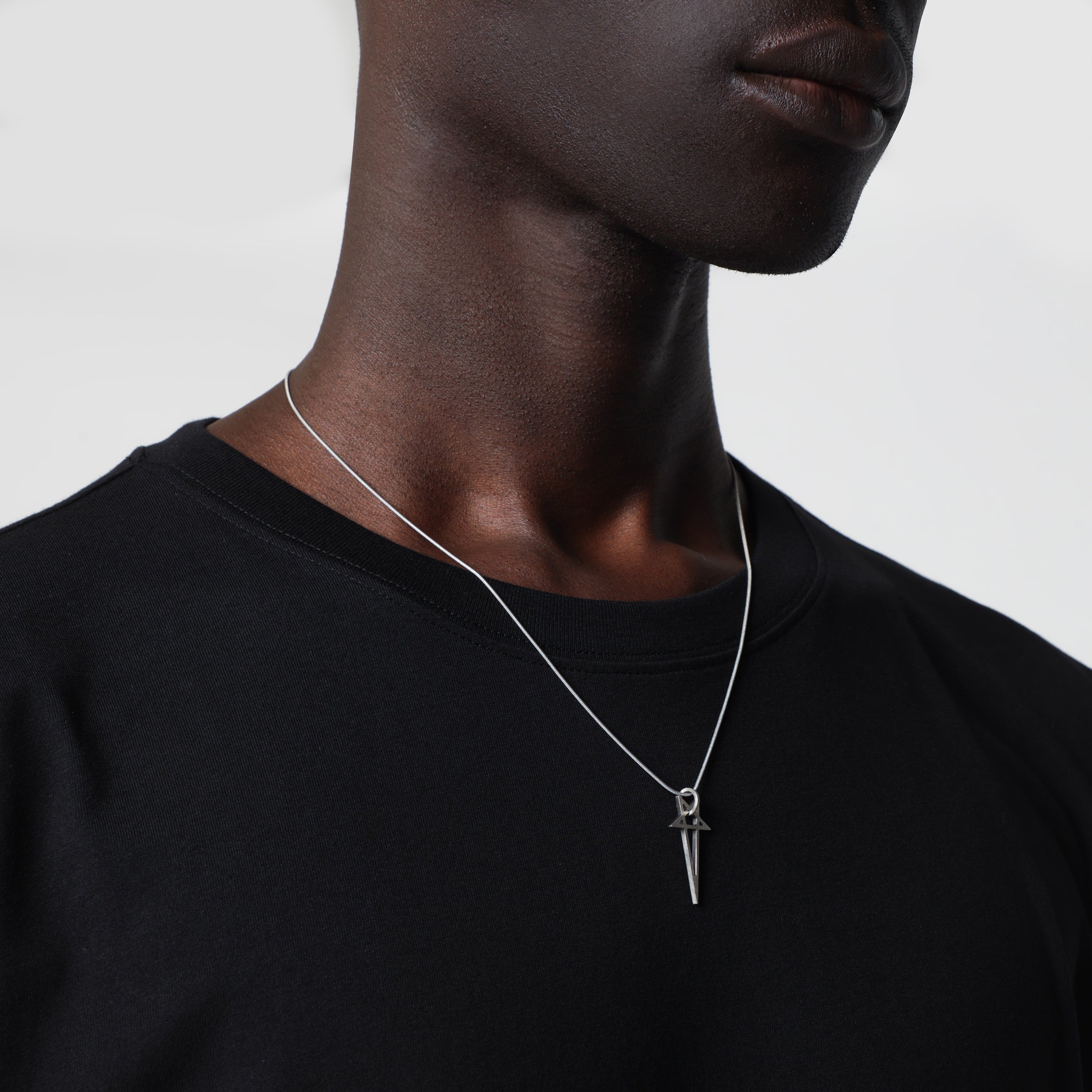 Pentagram necklace in metal