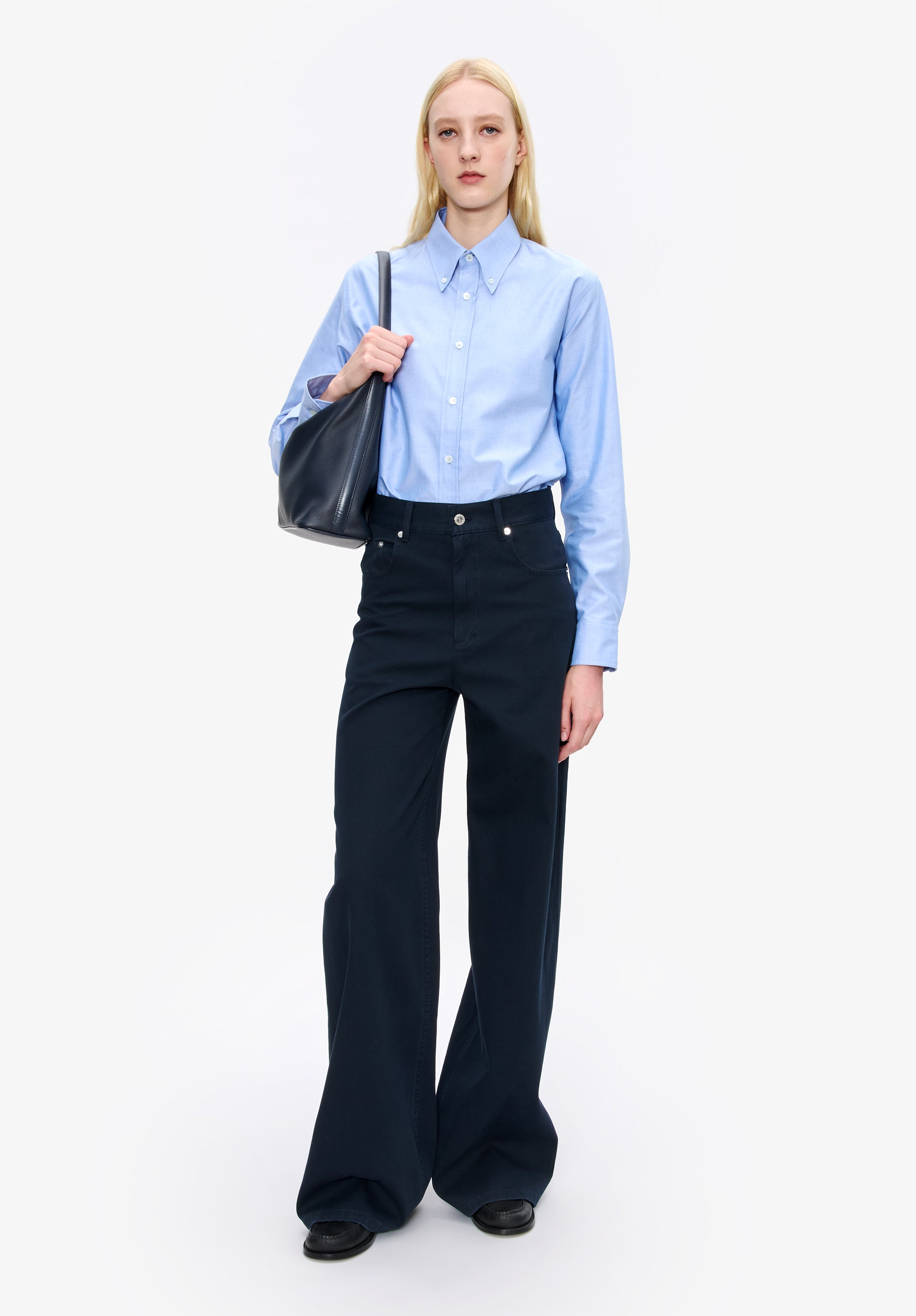 A. P.C. Women's Clyde pants Size: 24 in Dark navy blue