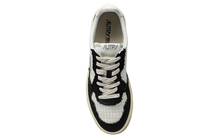 Medalist Low Goatskin 'White Black'