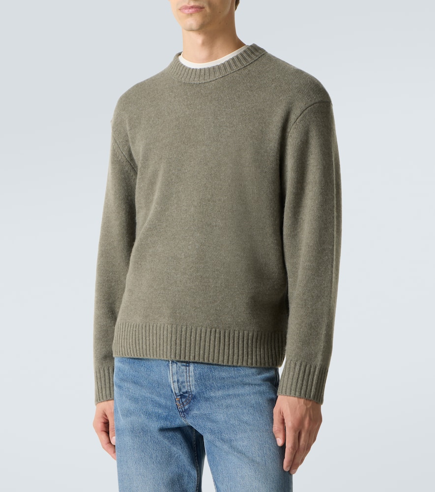 Cashmere sweater