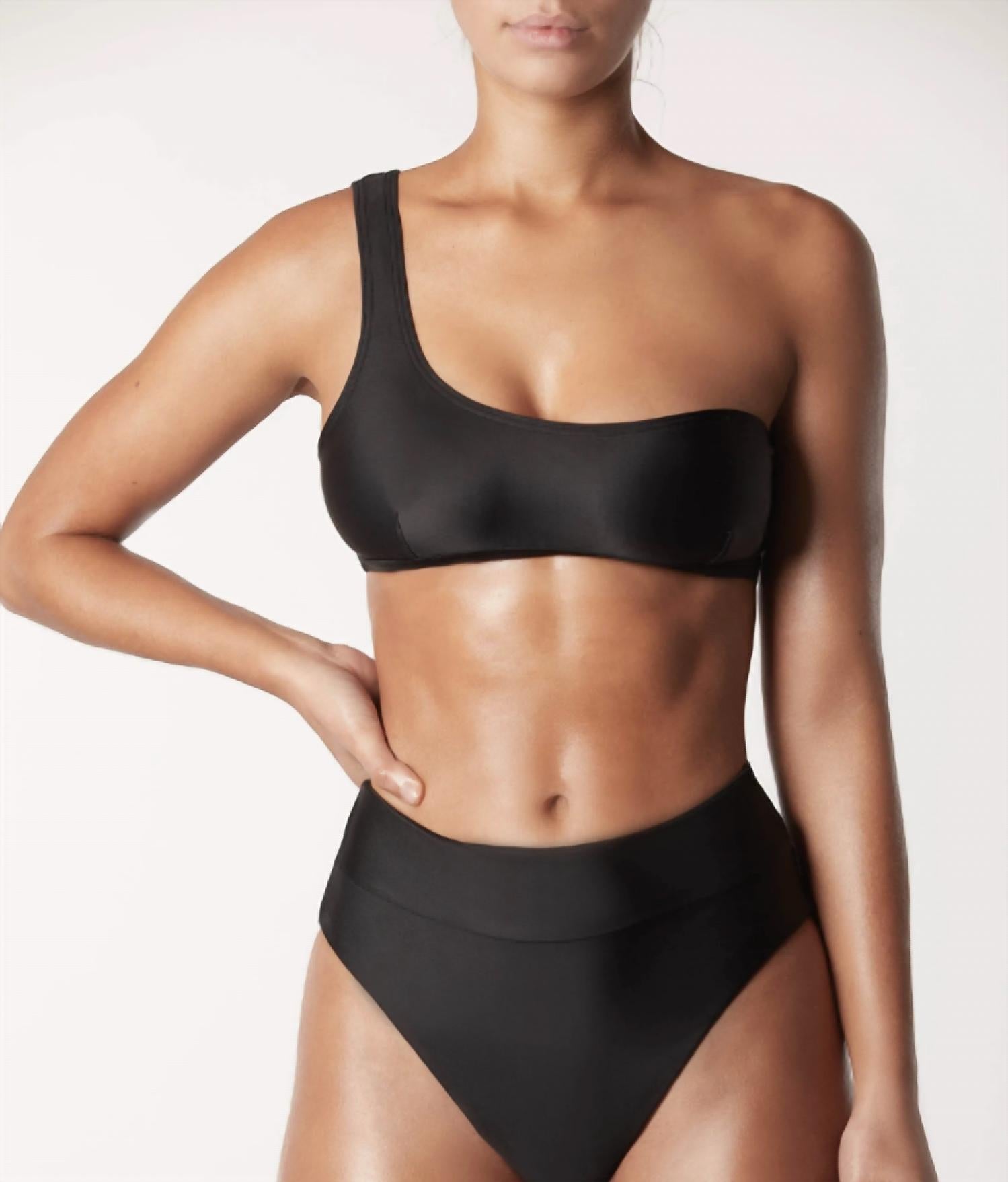 Women's The Asymmetric Top In Black