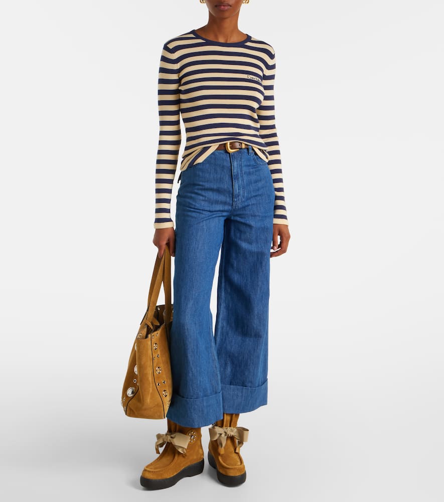 Snowish suede ankle boots