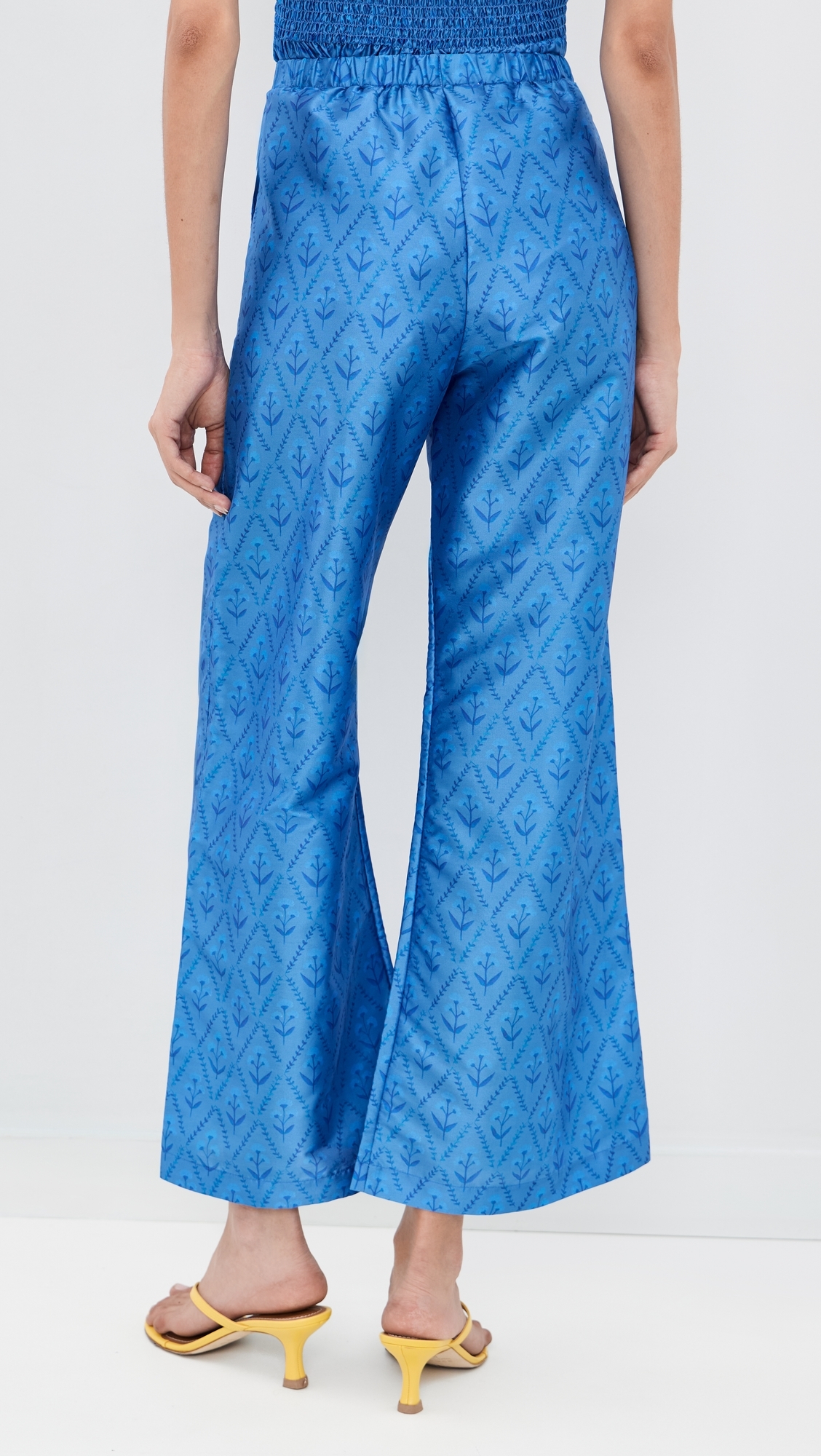 The Nicole Pants Sapphire Lattice Floral