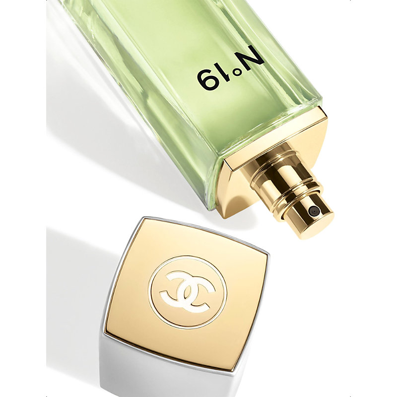 N°19 Eau De Toilette Spray 100ml