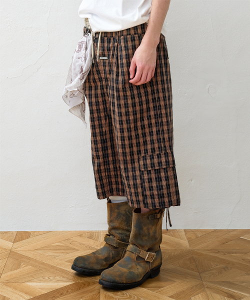 LAYERED CHECK CARGO SHORTS BROWN