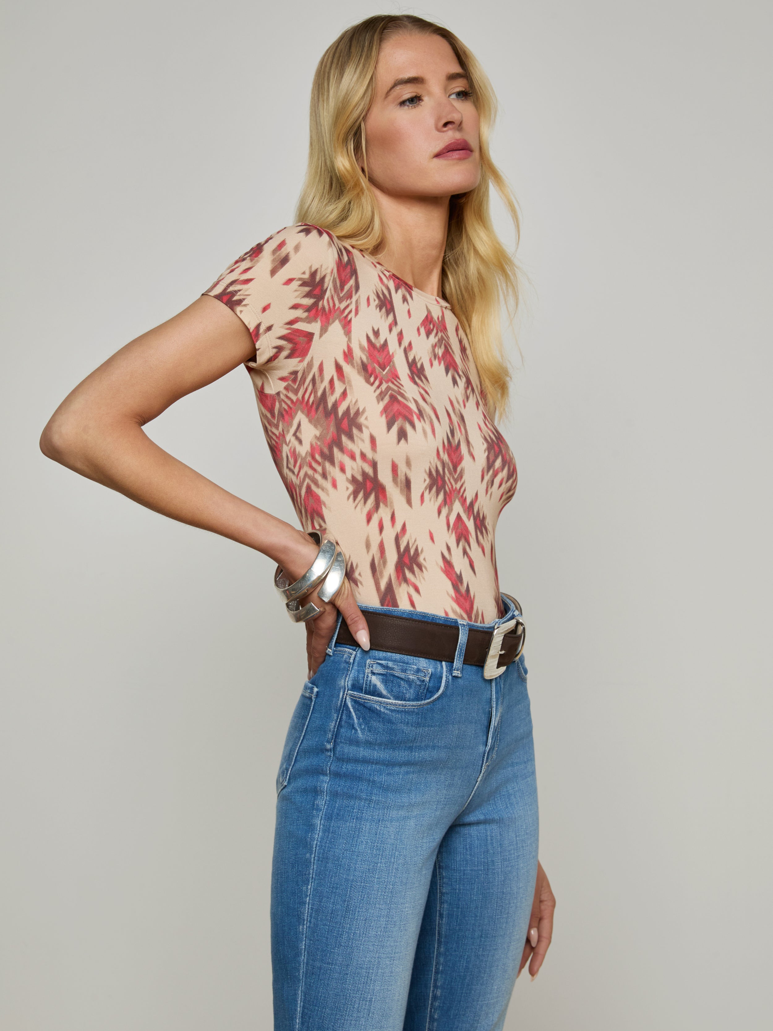 L'AGENCE Ressi Fitted T-Shirt In Tan