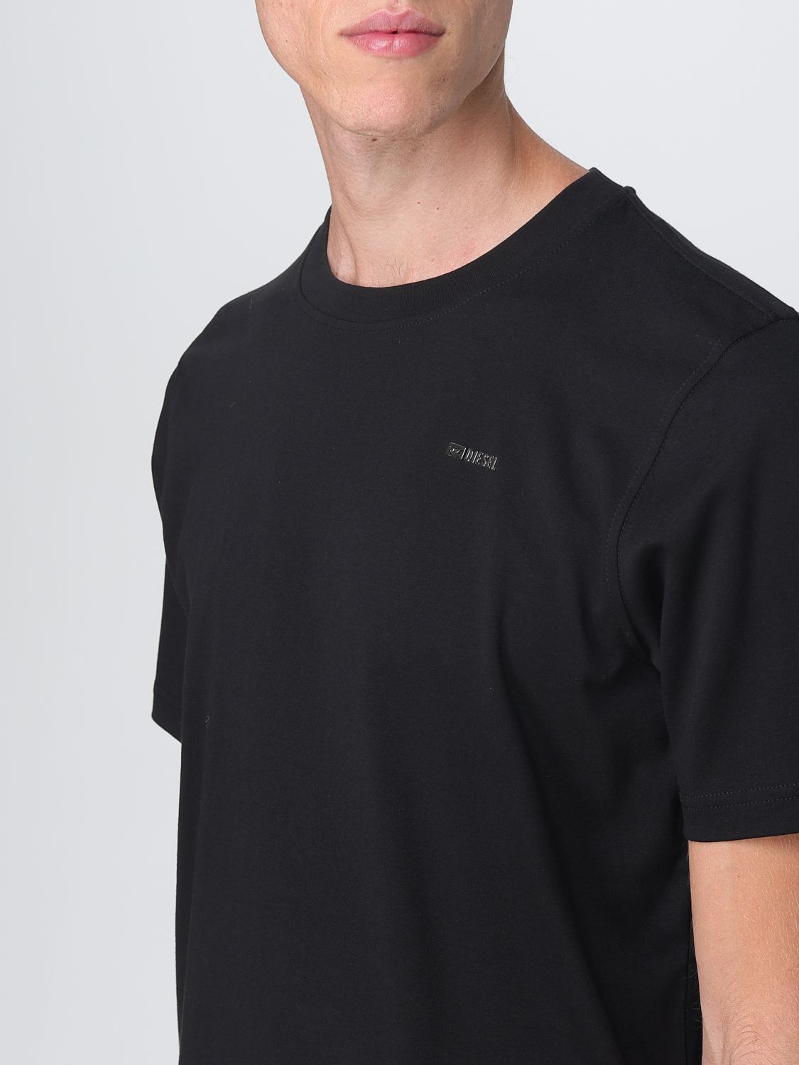 T-Shirt Men color Black