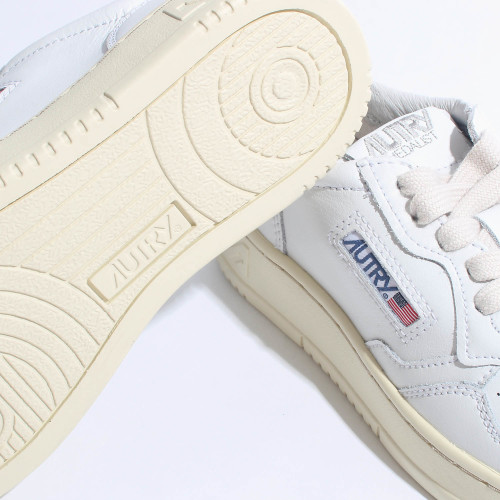Trainers in leather