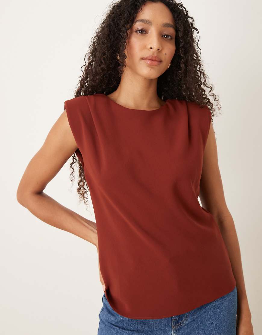 Sleeveless blouse in rust-Orange