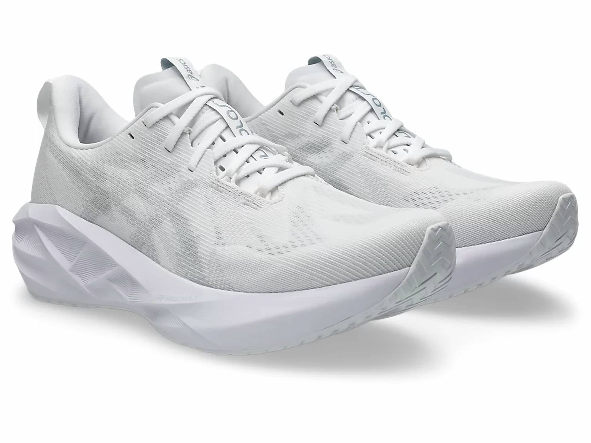 Women's Novablast 5 Shoes In White/piedmont Grey