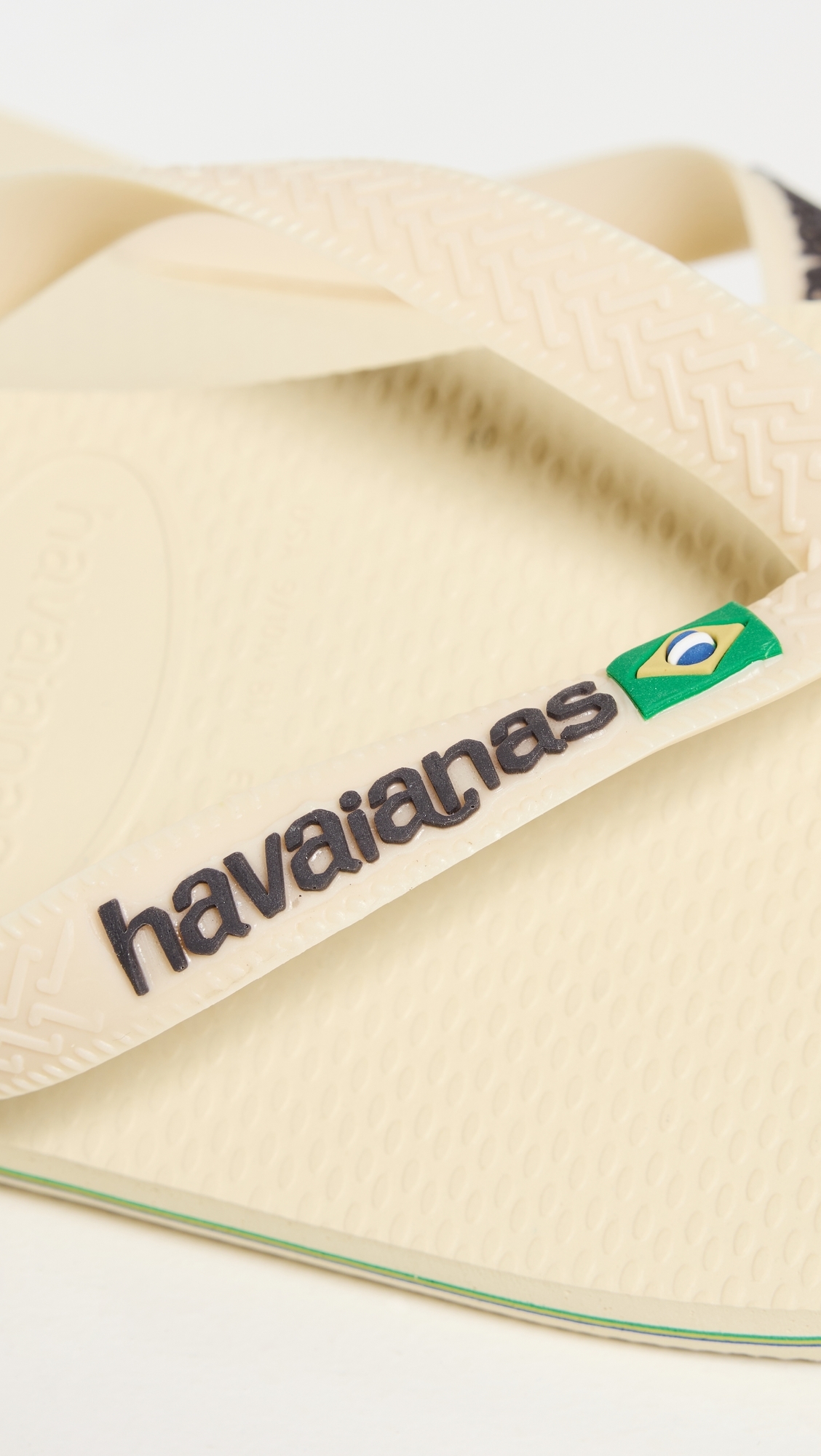 Havaianas Brazil Logo Flip Flops Buttercream 10