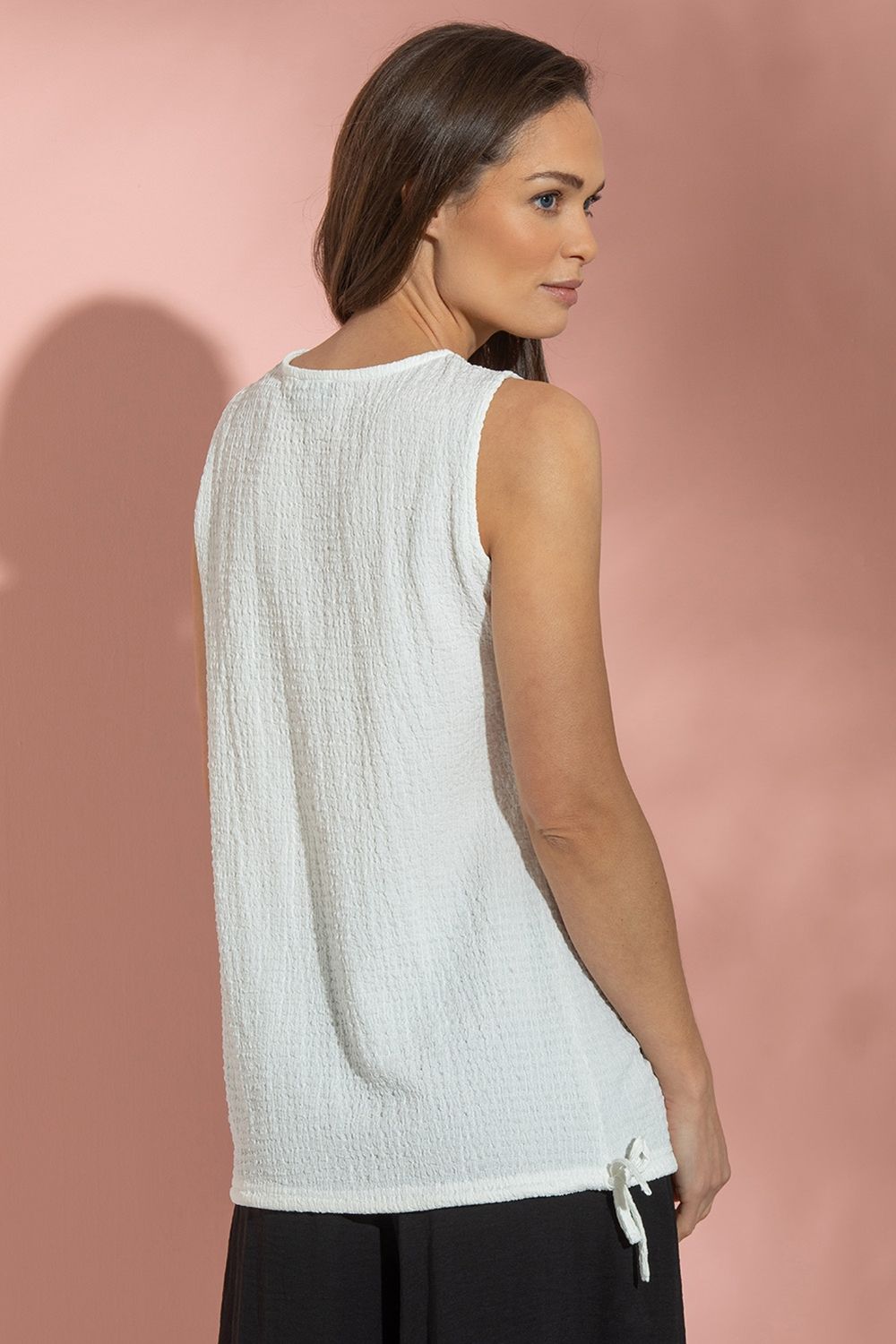 Klass. Women's Textured Sleeveless Top in White | : Mediu
