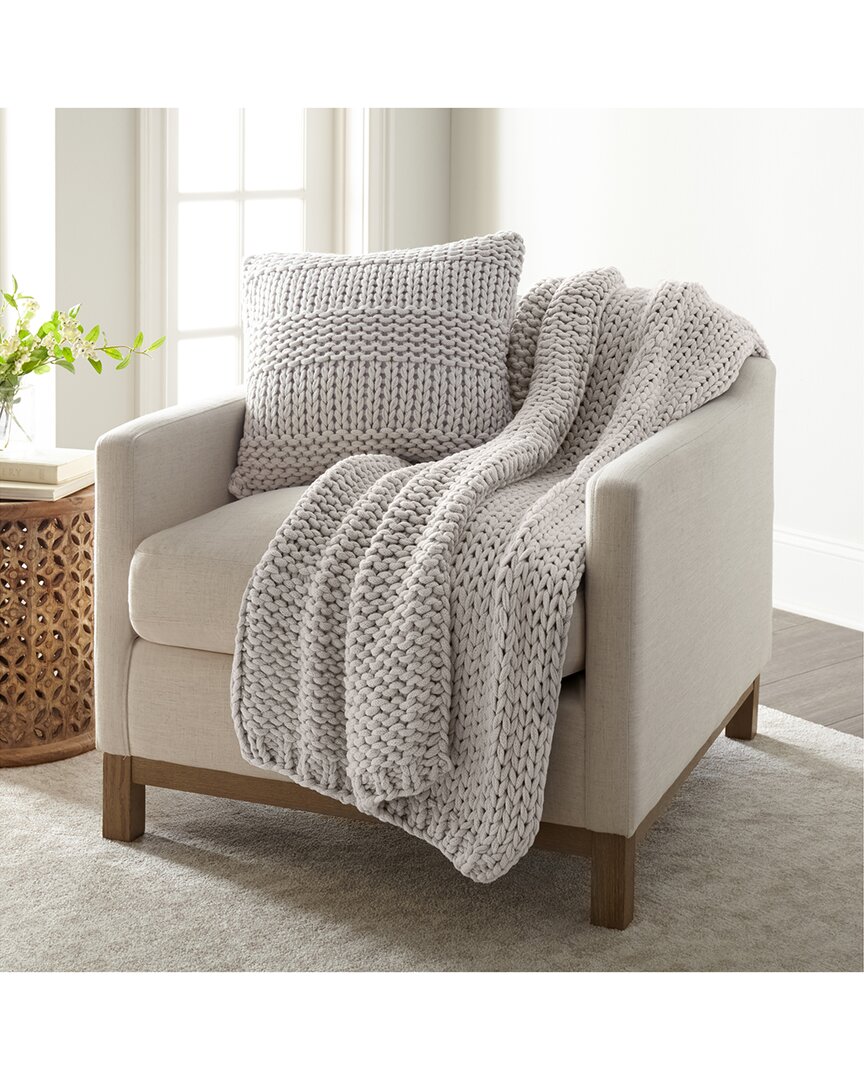 Chunky Throw Blanket & Pillow Bundle