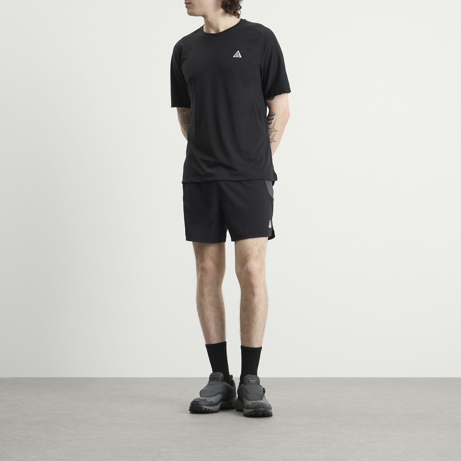 Men's ACG Solar Chase Short Sleeve T-Shirt in Black/Black/Summit White