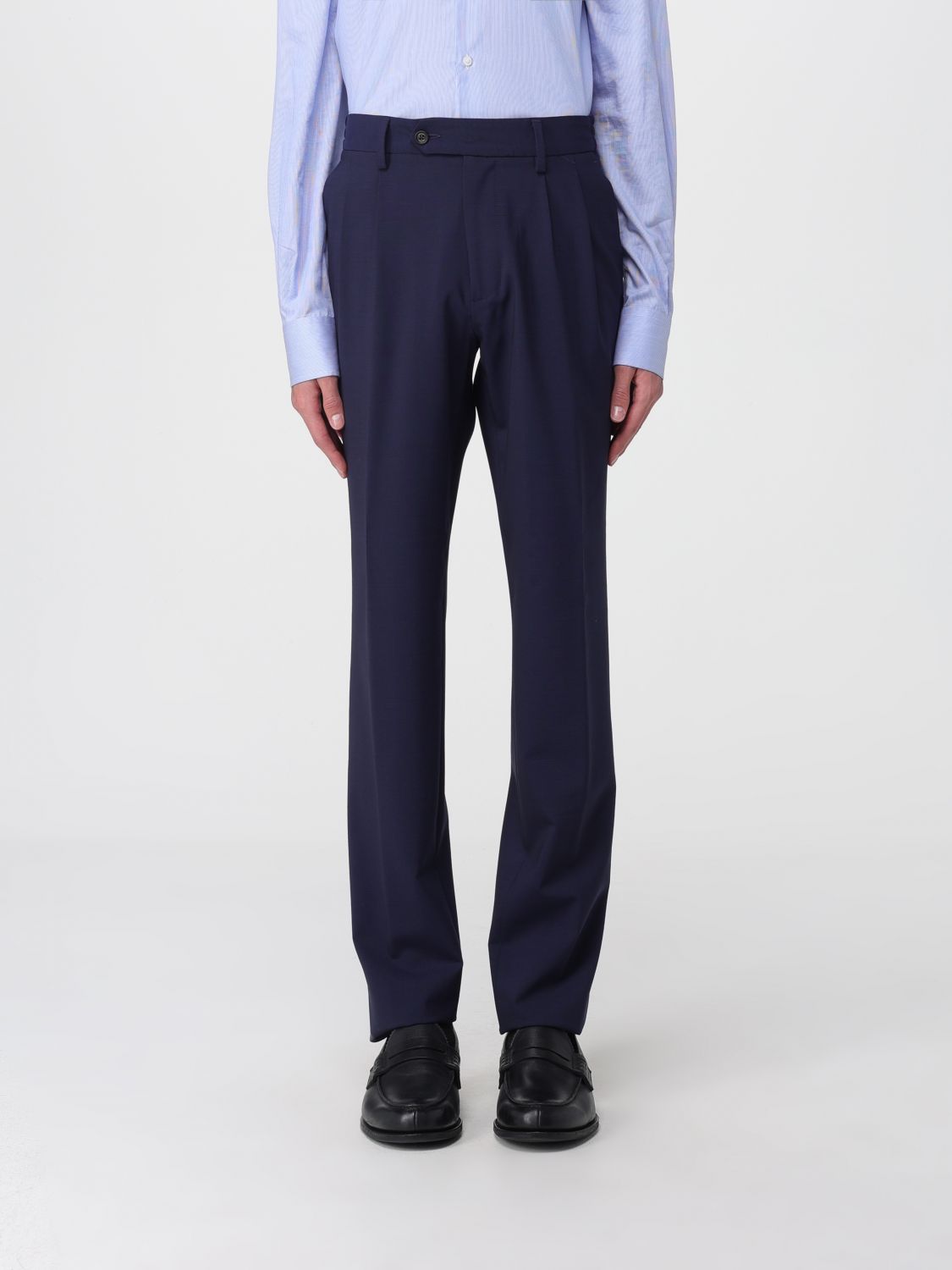 Suit Men color Blue