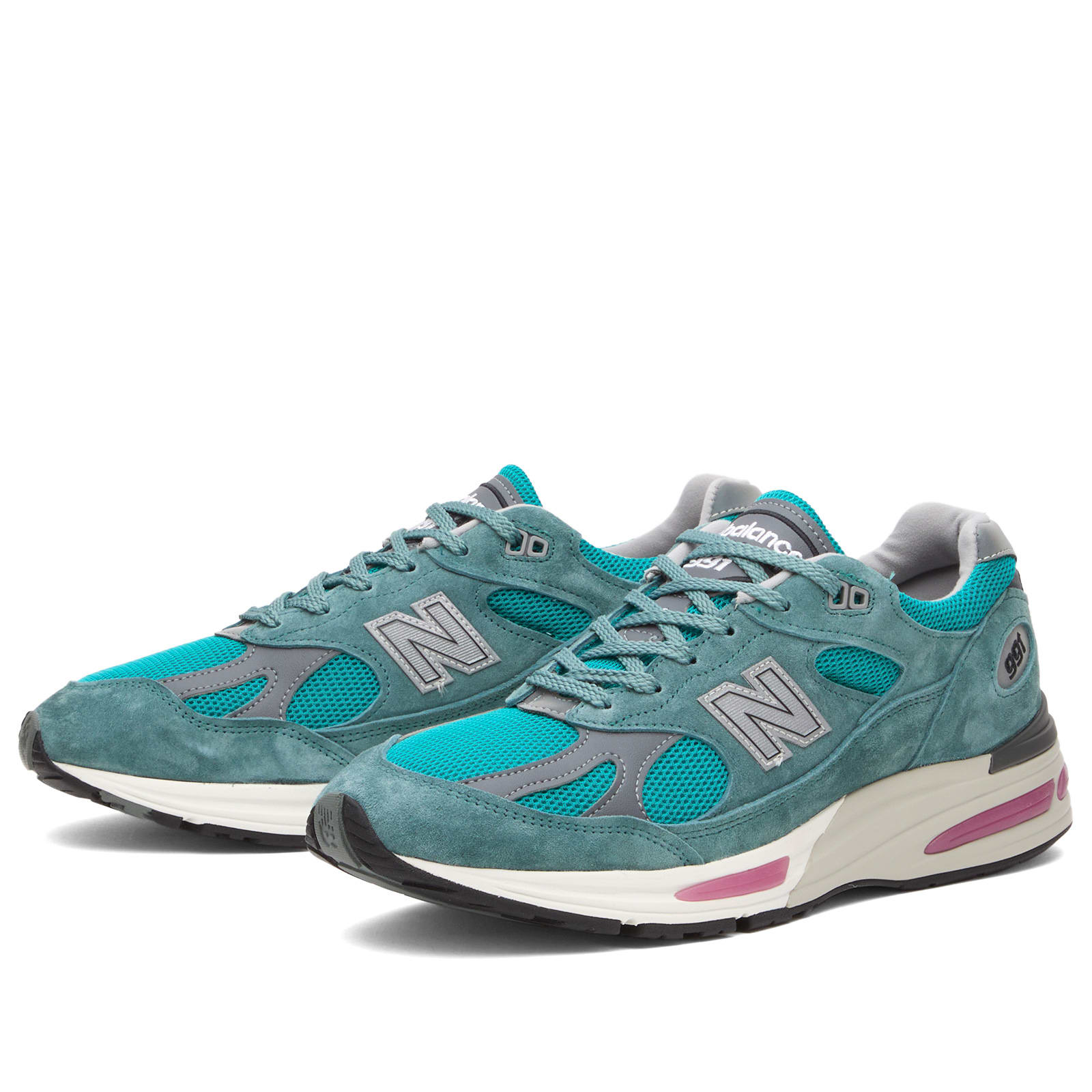 991v2 Sneaker in Porcelain Green/Trooper/Silver