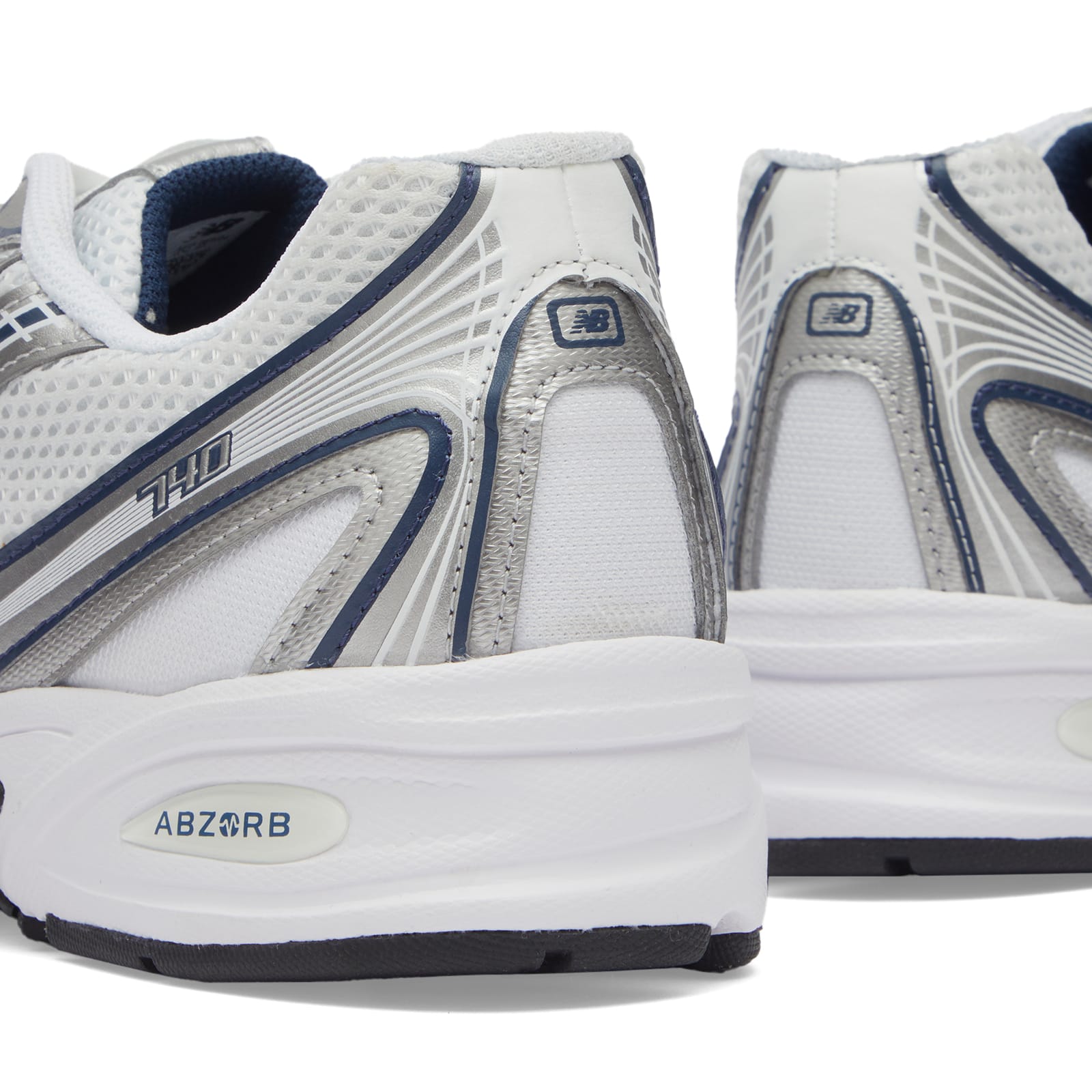 U740WN2 Sneakers in White/Navy