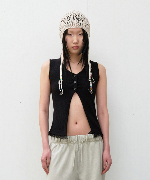 BUTTON KNIT VEST BLACK