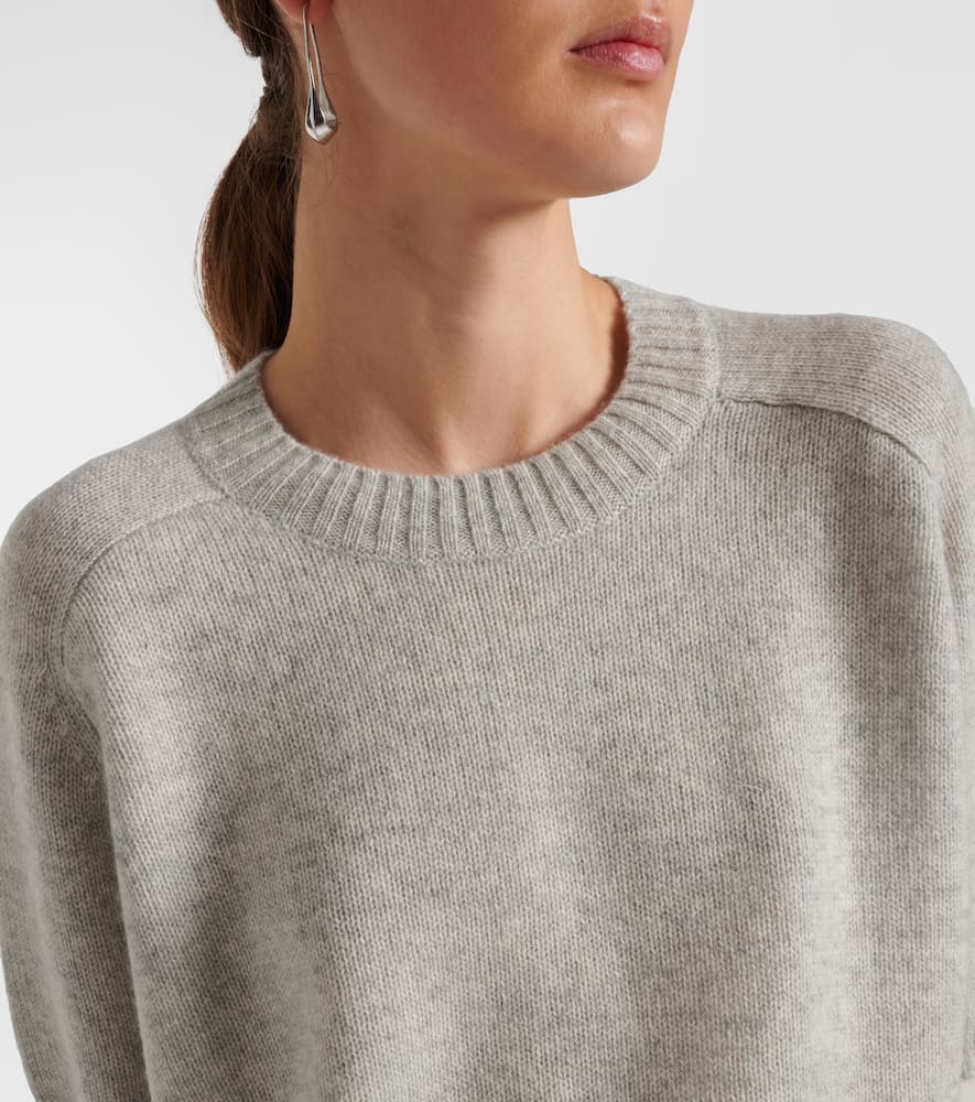 Cashmere sweater