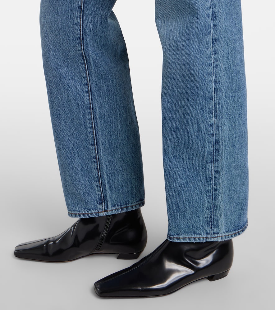Essential straight jeans
