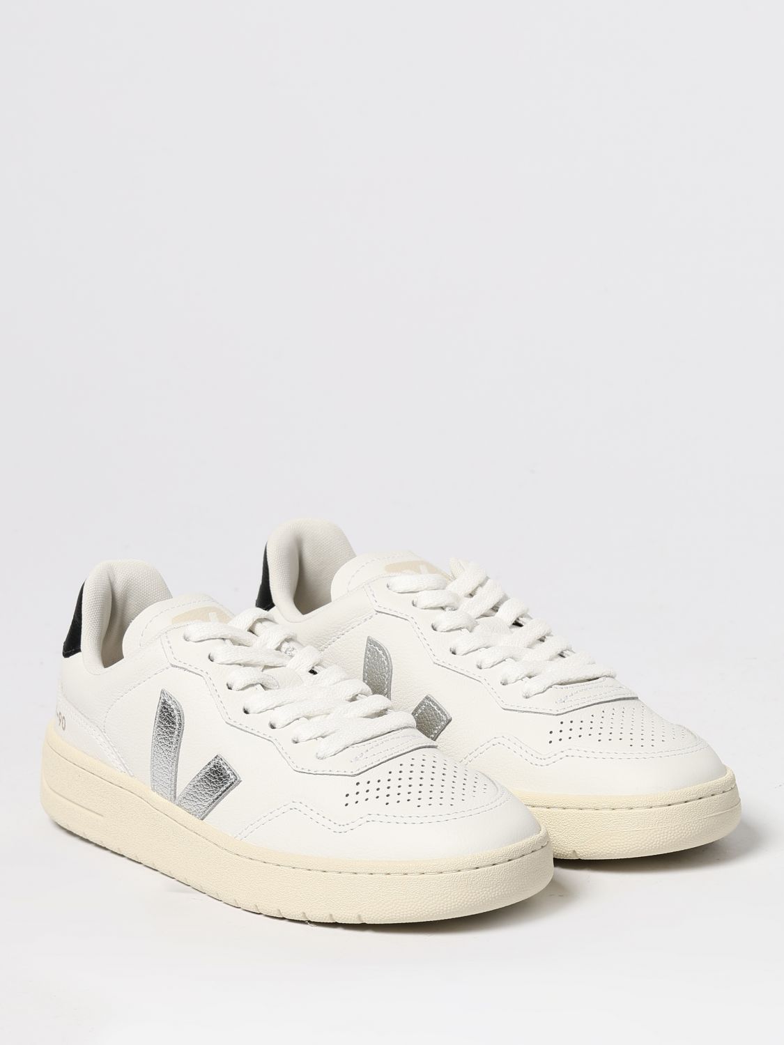 V-90 Sneakers