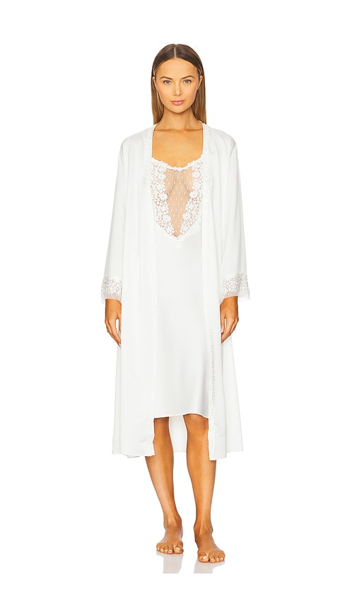 Flora Nikrooz Showstopper Robe in White. -  S also in L