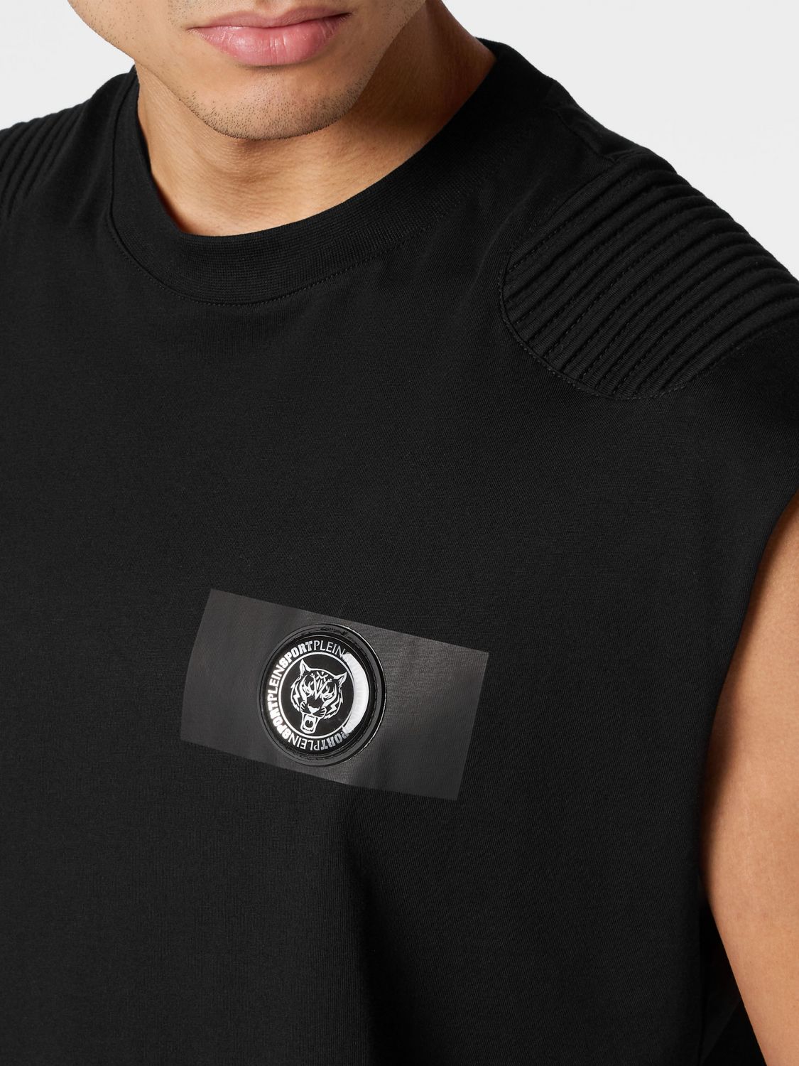 Logo patch sleeveless T-shirt - White