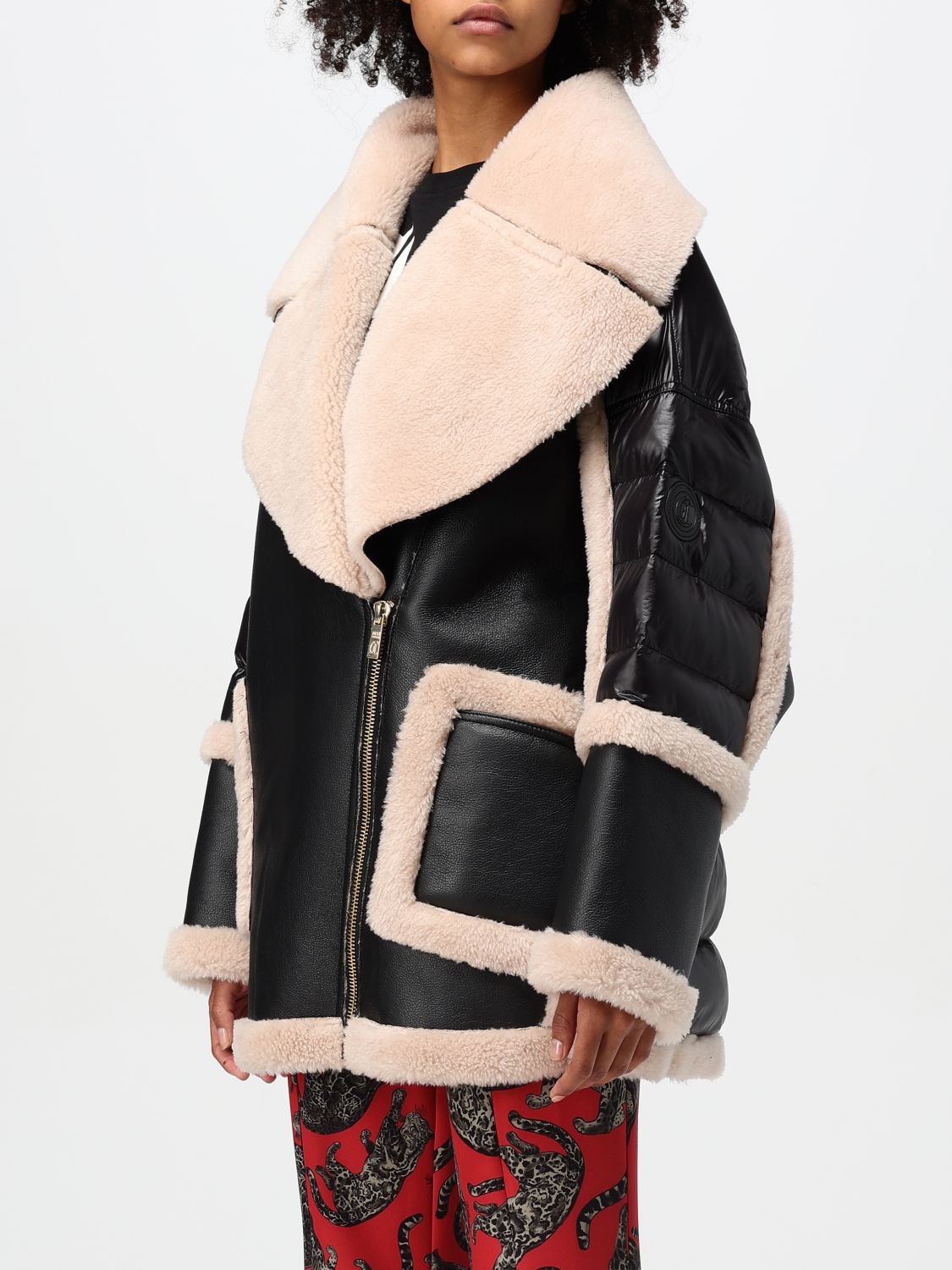 Fur Coats Woman color Black