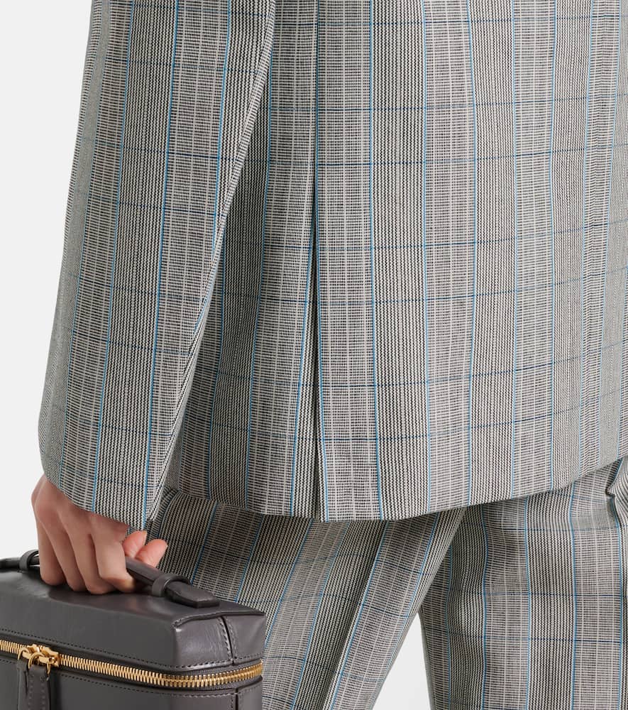 Virgin wool blazer