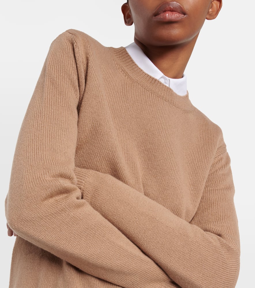 Cashmere sweater