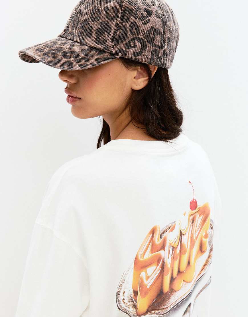 Leopard print cap in brown