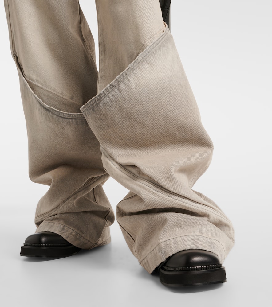 Low-rise wide-leg cargo jeans