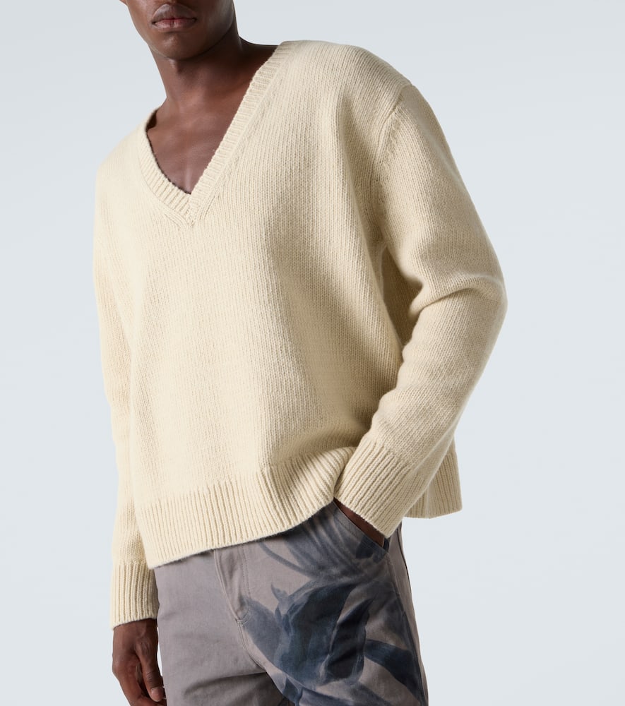 Wool and cashmere sweater