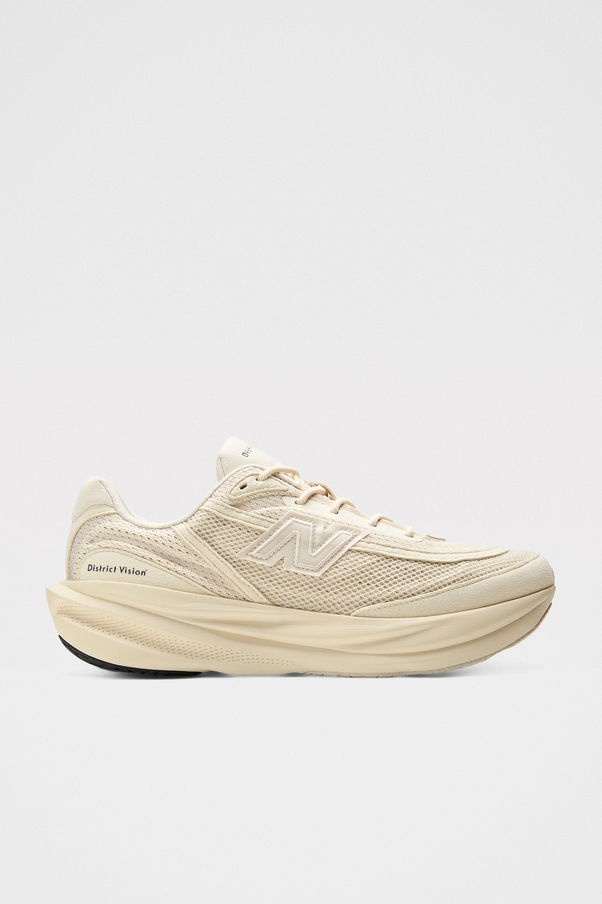 New Balance x District Vision 1080v15 Linen - Sneaker