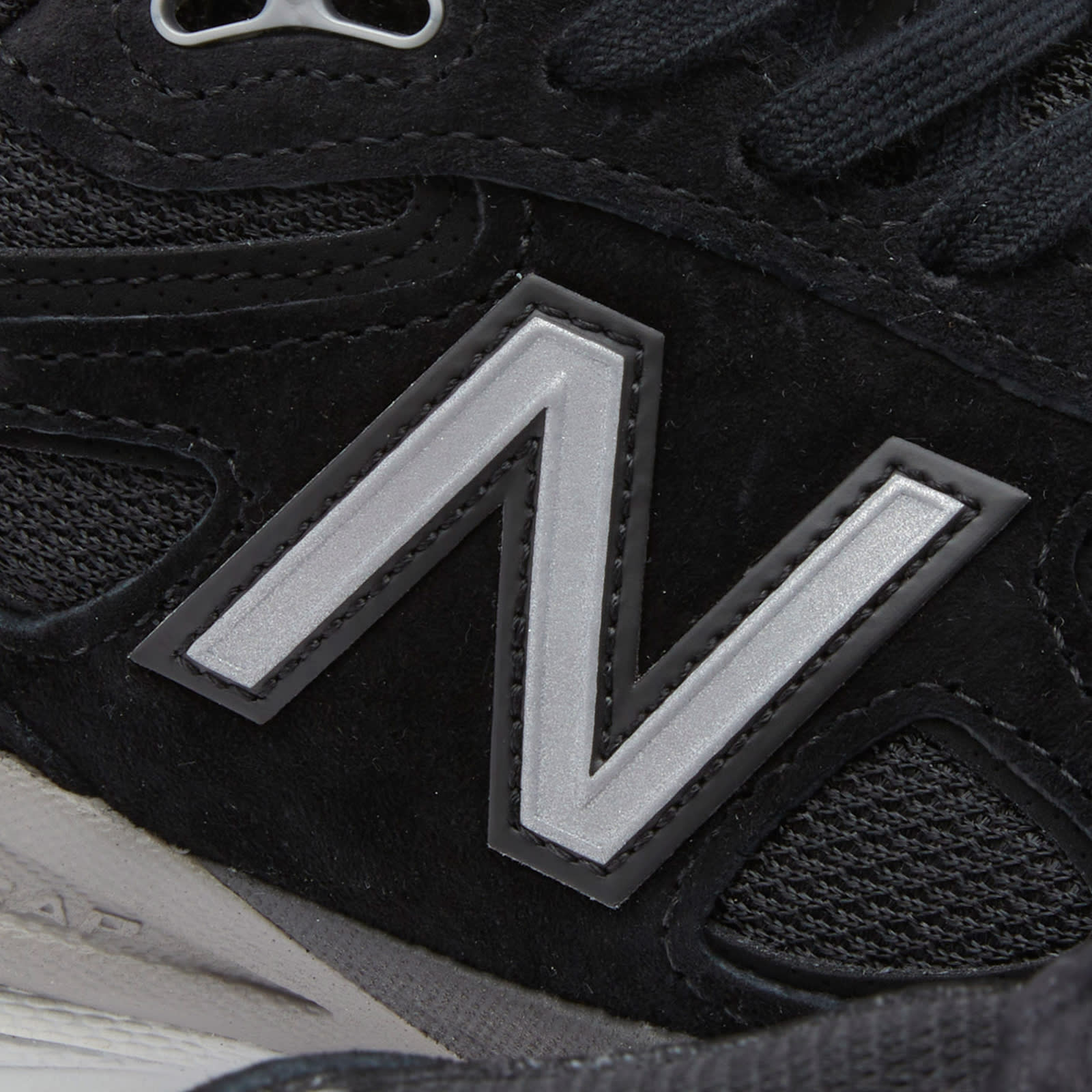 U990BL4 - Made in USA Sneakers in Black