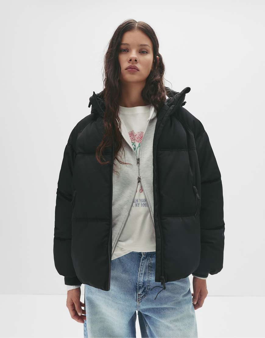 Puffer jacket with hood in black