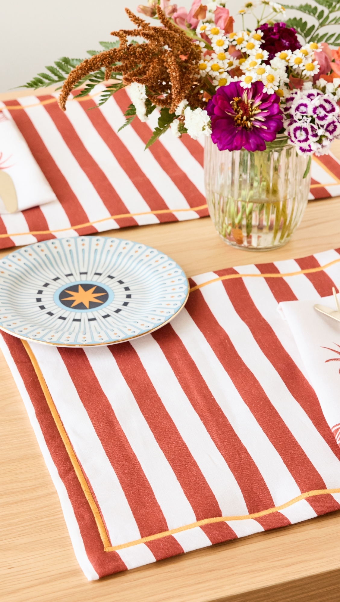 Placemat Set of 2 Red and White One Size