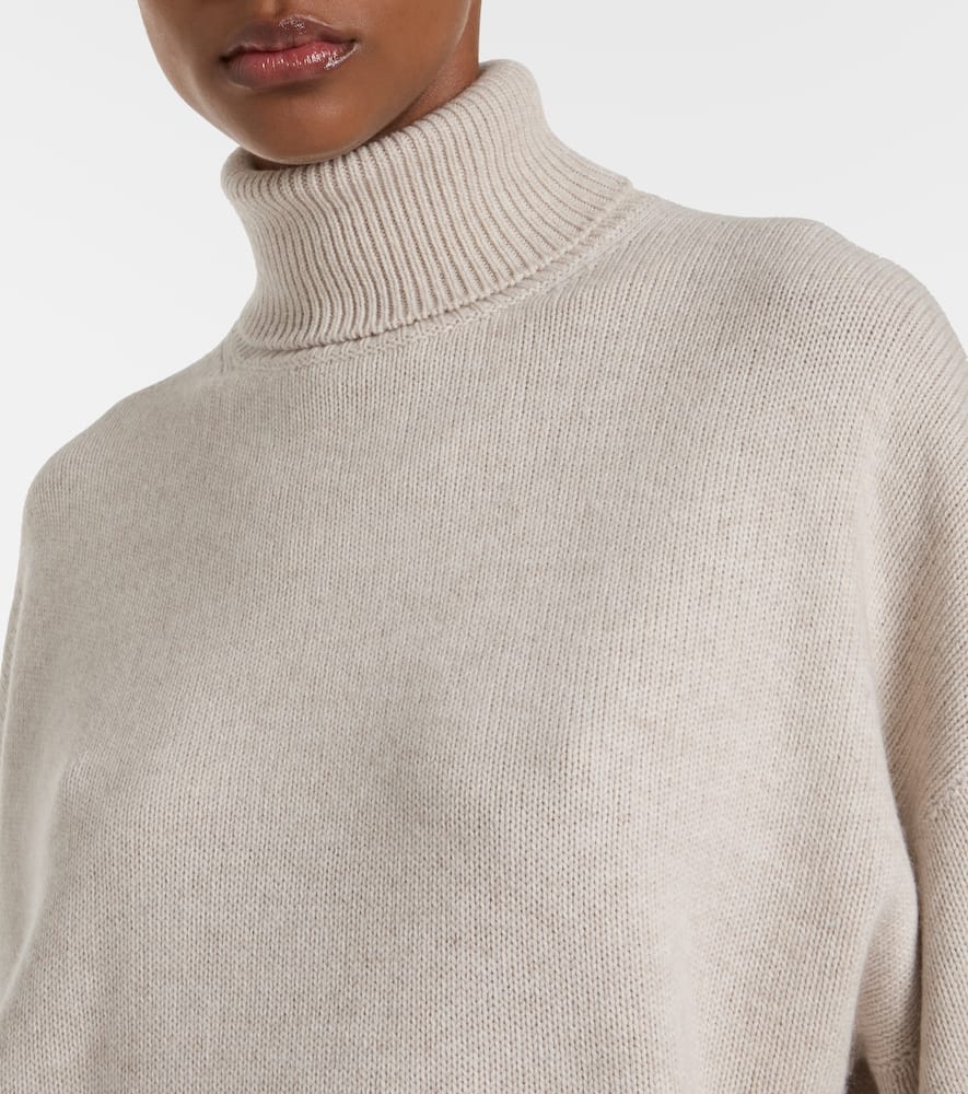 Cashmere turtleneck sweater