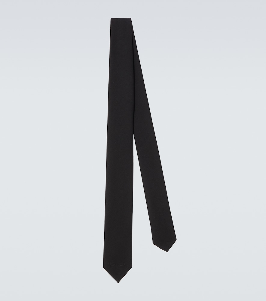 Wool tie