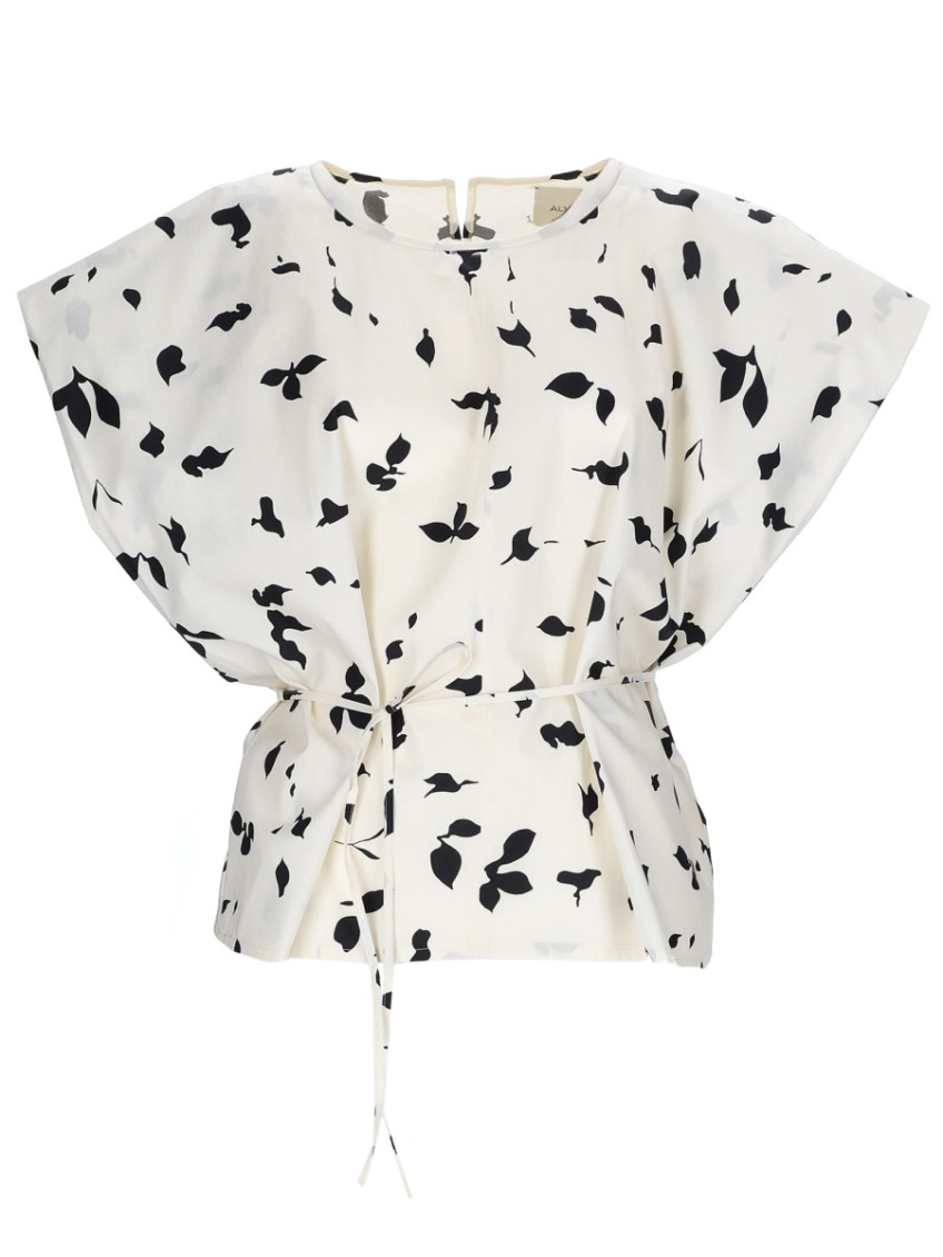 Sleeveless Top With Ribbon