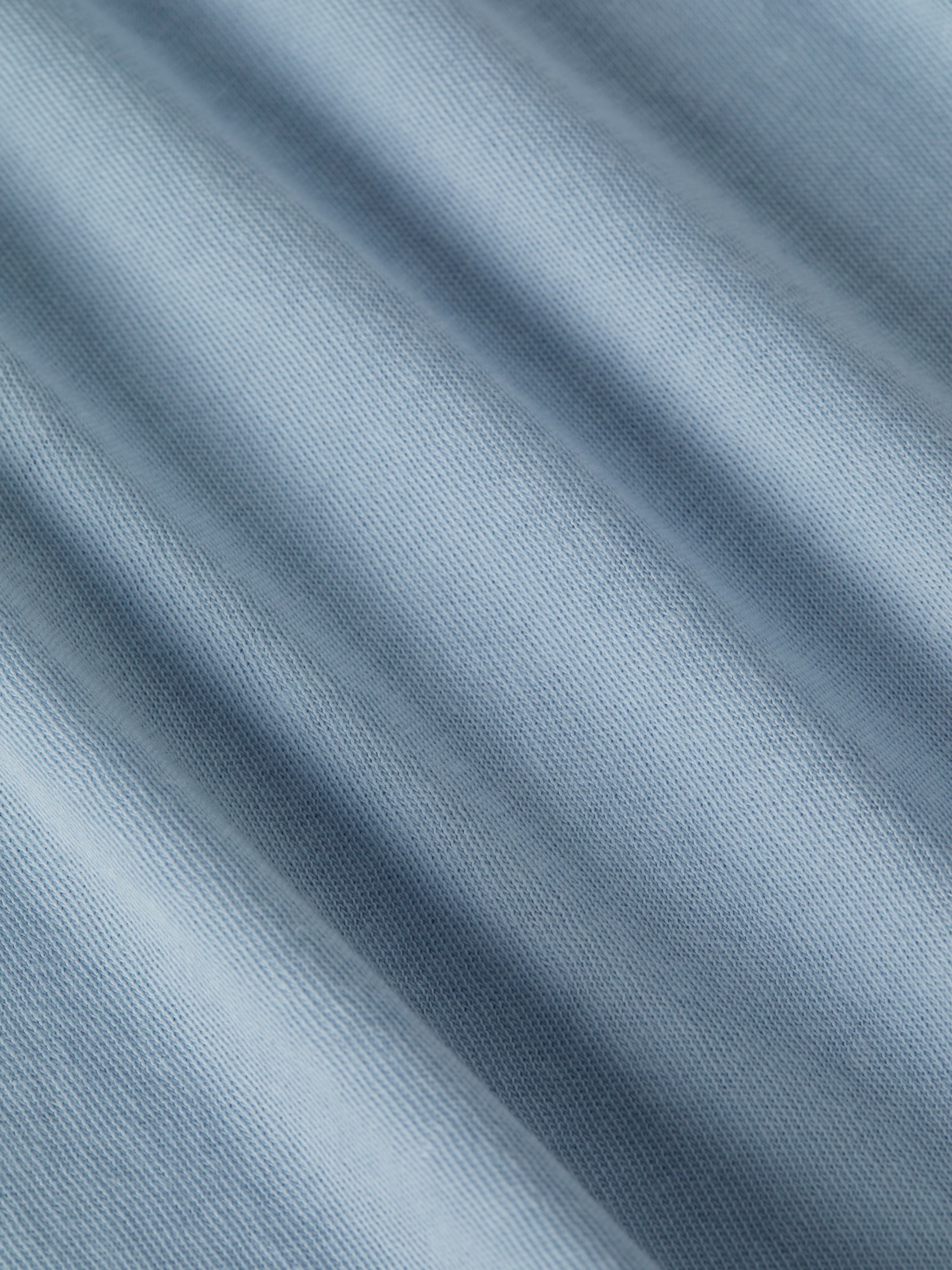 L'AGENCE Becca Cotton V-Neck T-Shirt In Blue Fog